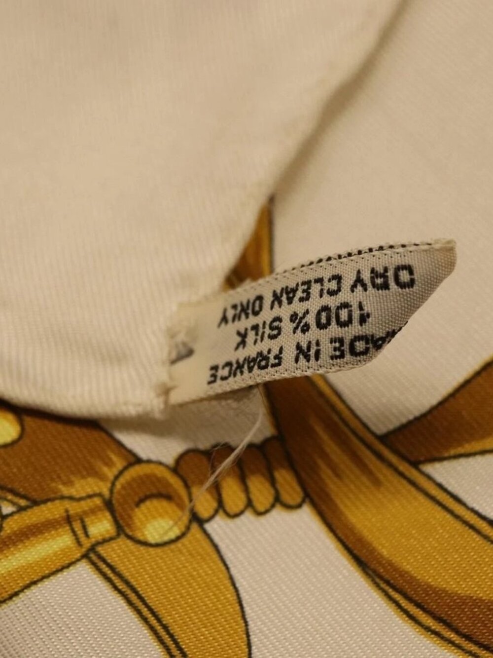HERMES Carre 90 Scarf ""LES CAVALIERS D'OR"" Silk White Auth 181286 - Picture 11 of 16